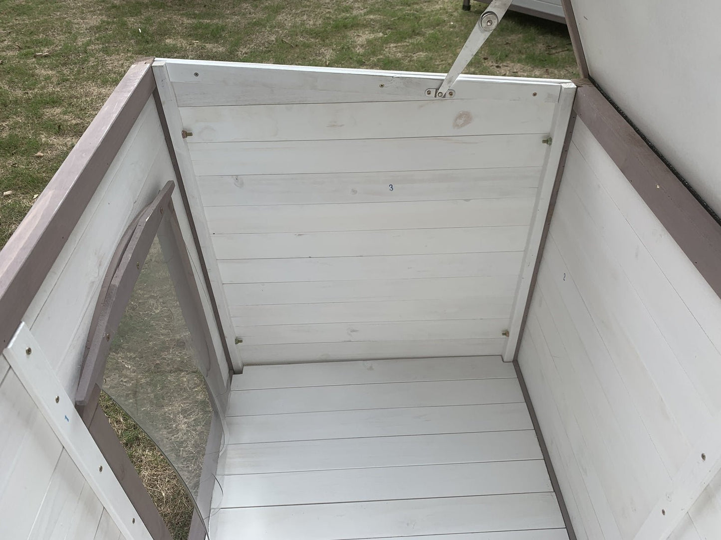 YES4PETS XL Timber Pet Dog Kennel House Puppy Wooden Timber Cabin With Stripe White - DogsDomain.com.au