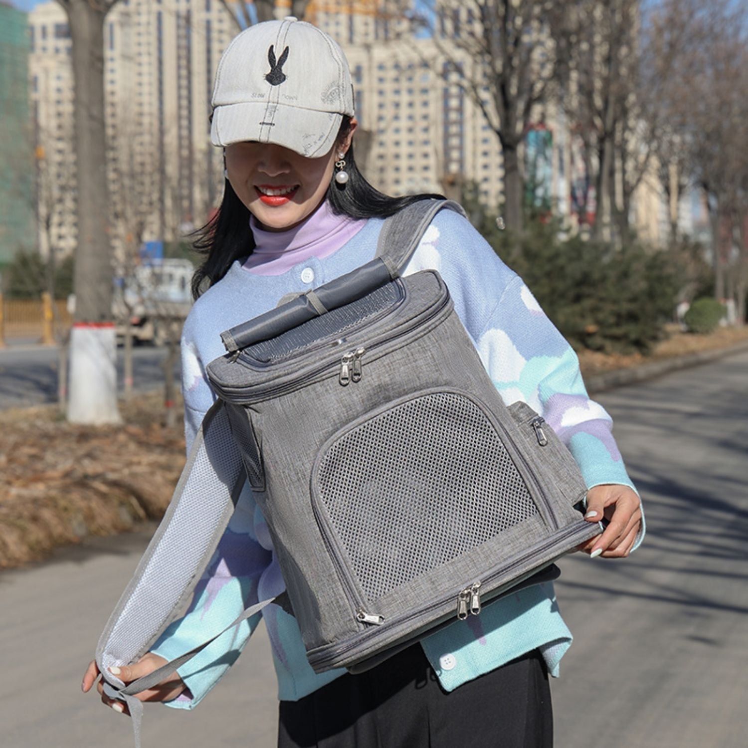 Floofi Pet Backpack -Model 2 (Grey) FI-BP-102-FCQ - DogsDomain.com.au