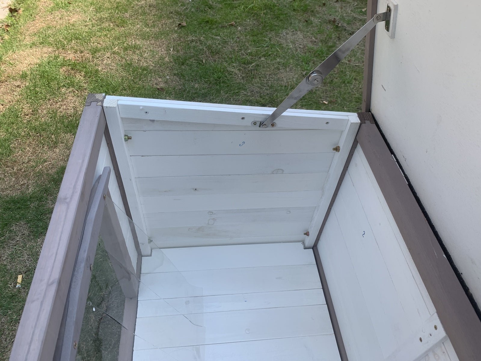 YES4PETS M Timber Pet Dog Kennel House Puppy Wooden Timber Cabin With Stripe White - DogsDomain.com.au